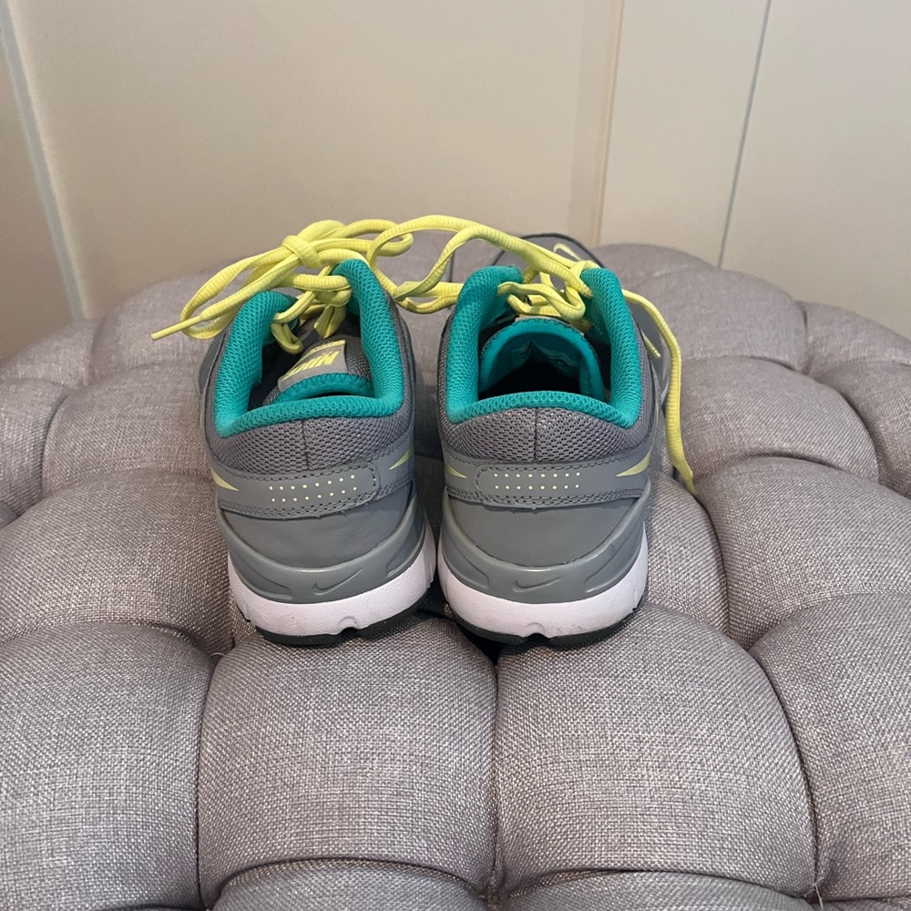 Woman’s Nike sneakers size 7.5